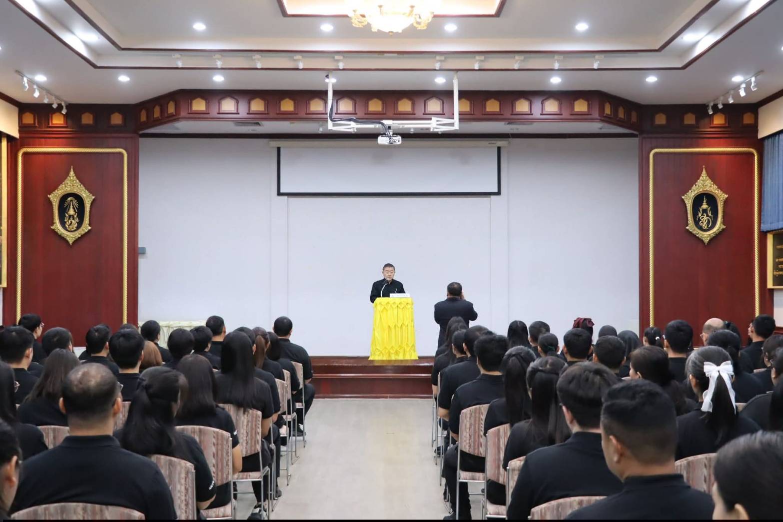 title - ปลัดกระทรวงเกษตรและสหกรณ์ เป็นประธานในพิธีปิดการฝึกอบรมฯ และมอบประกาศนียบัตรแก่ผู้ผ่านการฝึกอบรมหลักสูตร นักบริหารการพัฒนาการเกษตรและสหกรณ์ ระดับต้น รุ่นที่ 78 ณ หอประชุมหม่อมราชวงศ์หญิงรสลิน คัคณางค์ ศูนย์ส่งเสริมและพัฒนาอาชีพเสริมนอกภาคการเกษตร